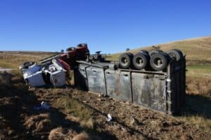 n6fqt4g1y8q Truck Crashes